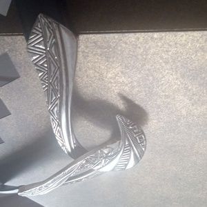 Chico's Split Leather adjustable Front Hook Stamped Silver Belt M/L